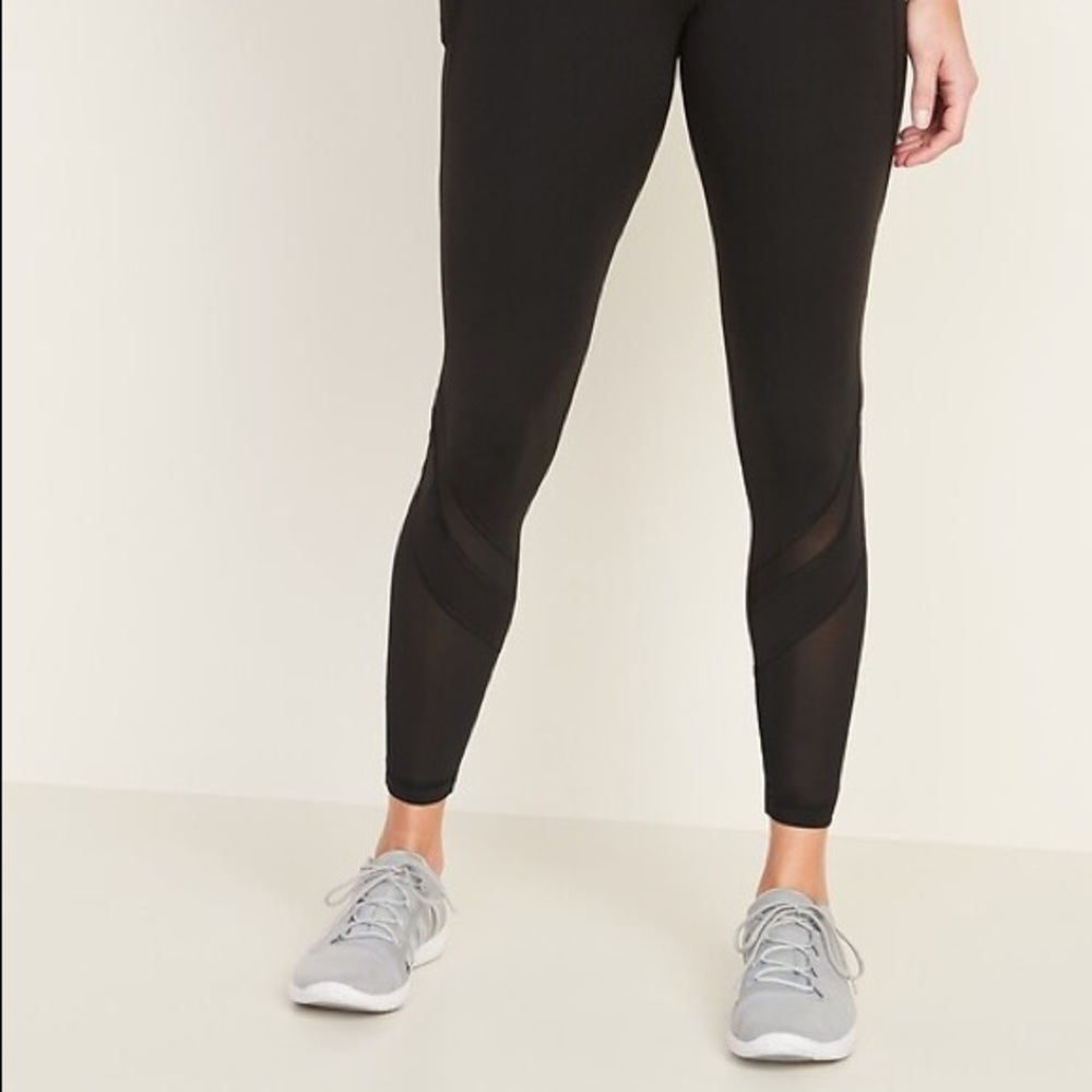 ON Black Elevate High-Rise Go-Dry Side-Pocket Mesh Compression 7/8 Ankle Legging - Picture 3 of 9